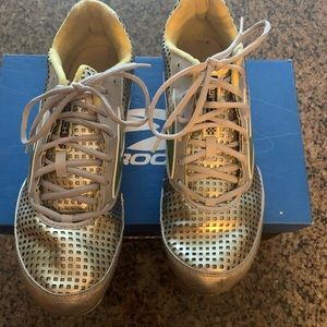 Running shoes -rarely used size 11